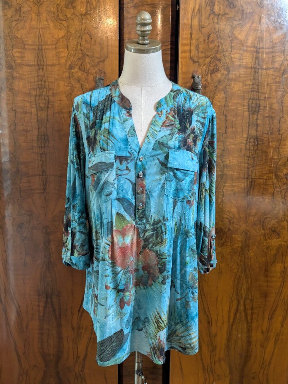 Cocomo Women's Tunic Blouse 1X Blue Coral Hibiscus Print Pintuck Boho Grandma